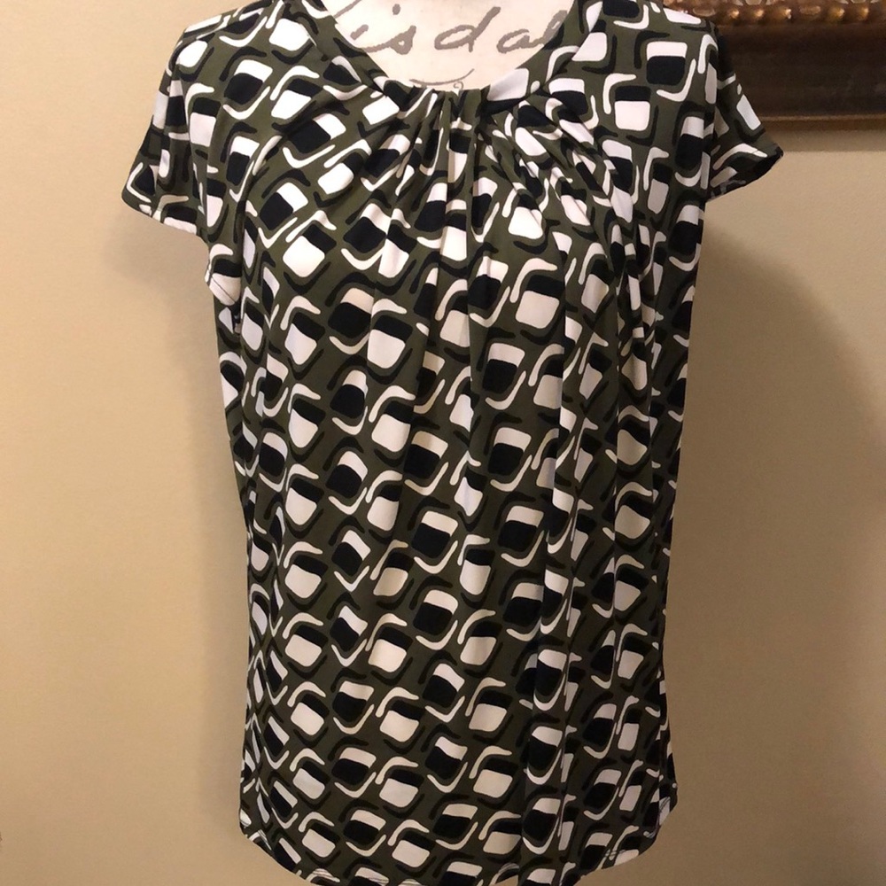 Worthington 🫒abstract gathered crew neck sleeveless stretchy top zipup back